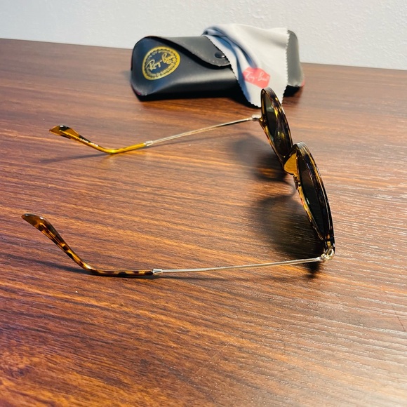 🌿Rayban Round Havana Sunglasses in Tortoise Brown Frame & Classic Green Lenses - Picture 5 of 5